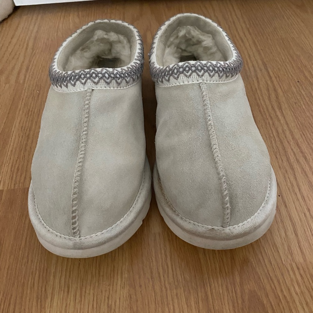 UGG Tasman slipper clogs color Goose